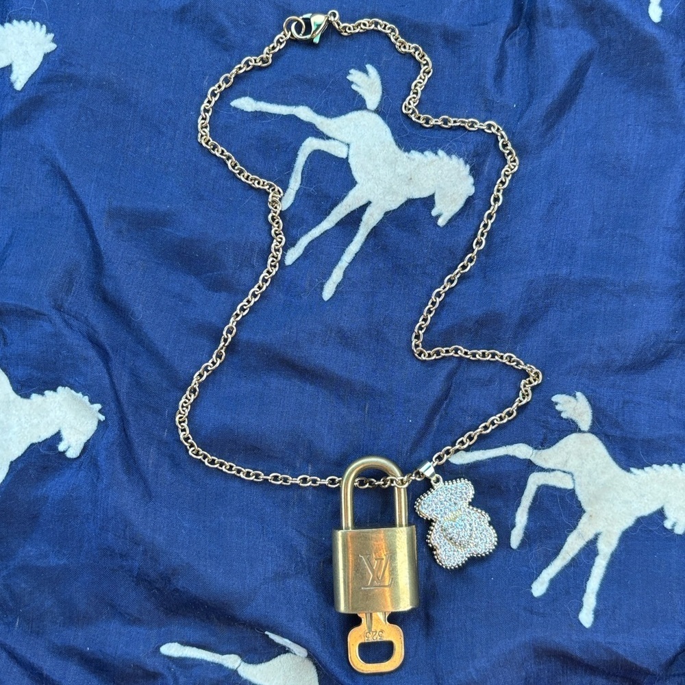 Luxury Louis Vuitton Lock & Key 323 Pave Crystal Teddy Bear Chain Necklace